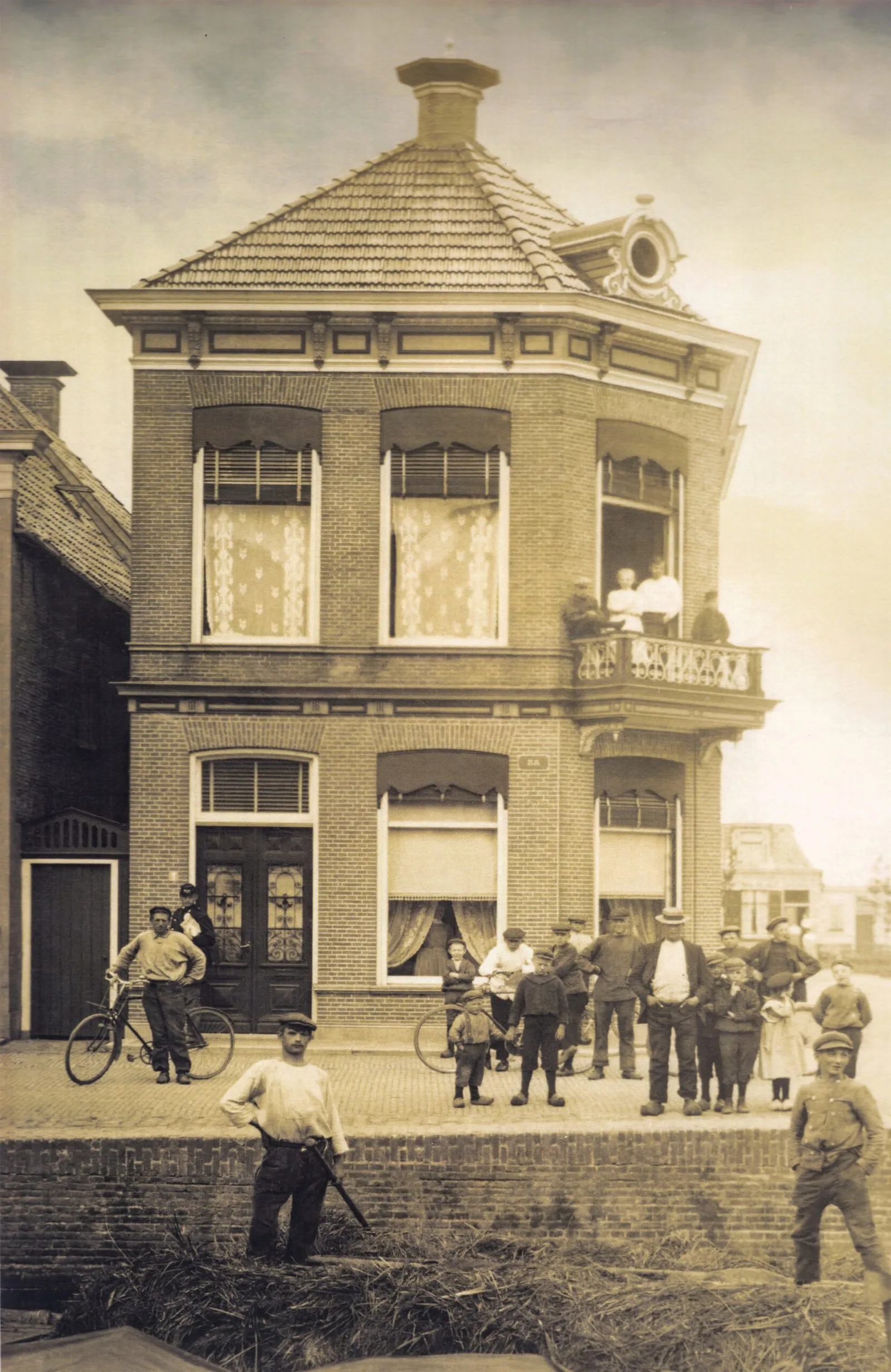 Het historische pand van Hotel Joure uit 1880