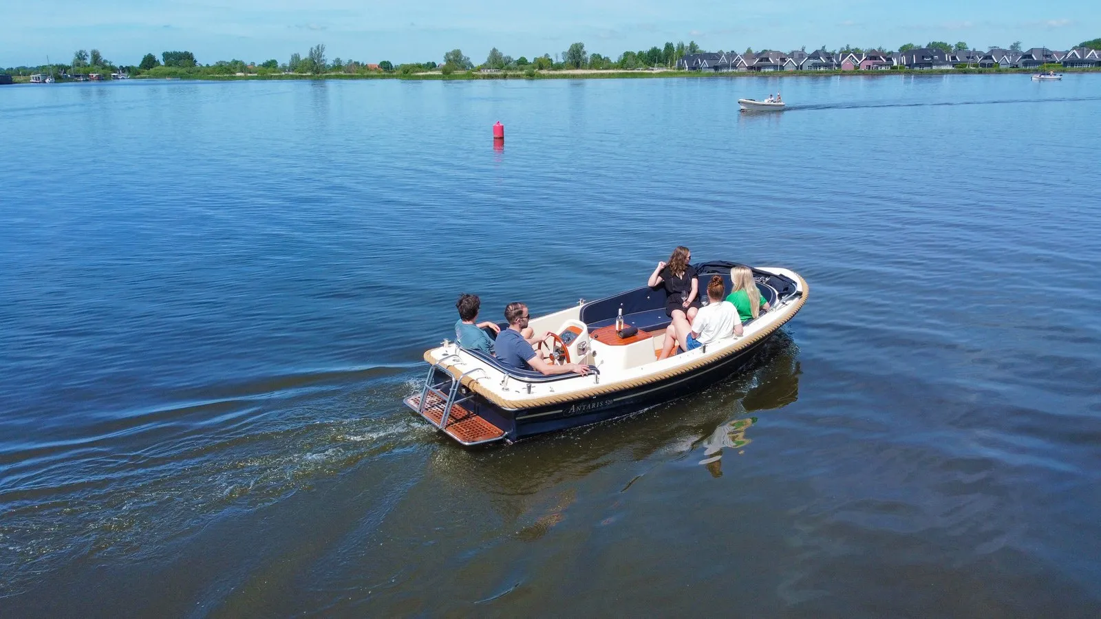 Sloep huren bij Boutique Hotel Joure — foto 4