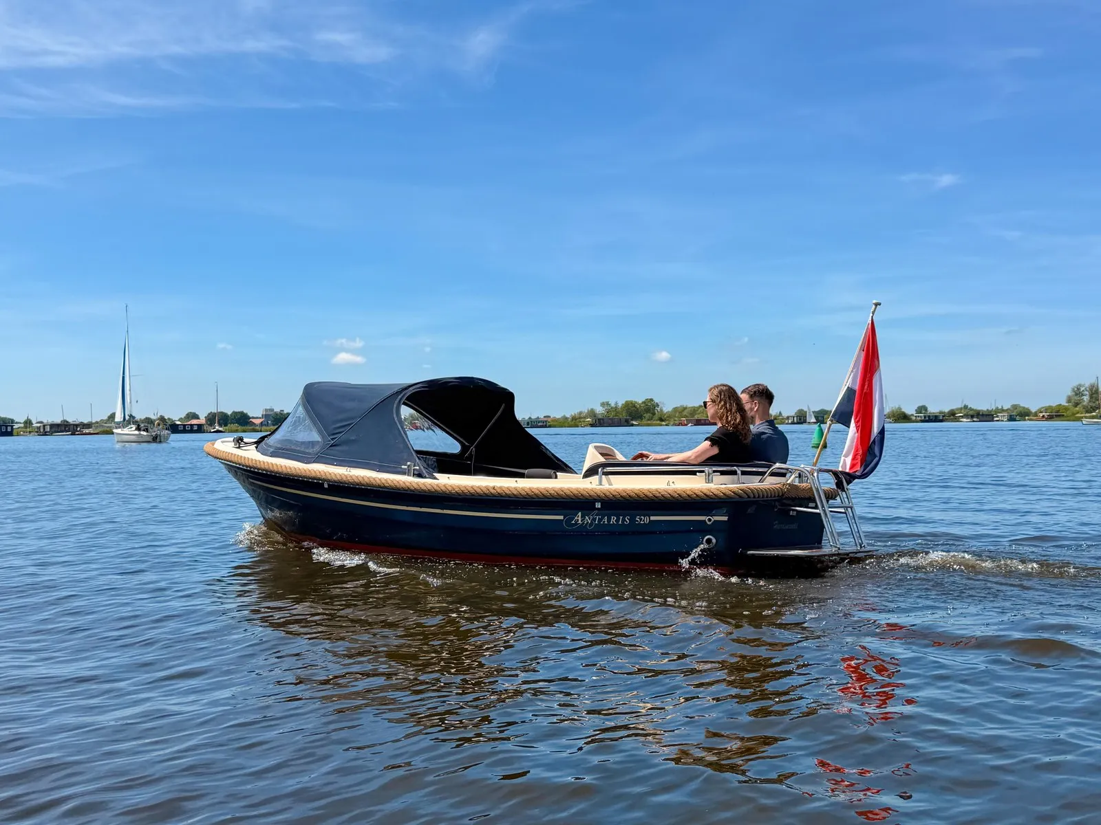 Sloep huren bij Boutique Hotel Joure — foto 5