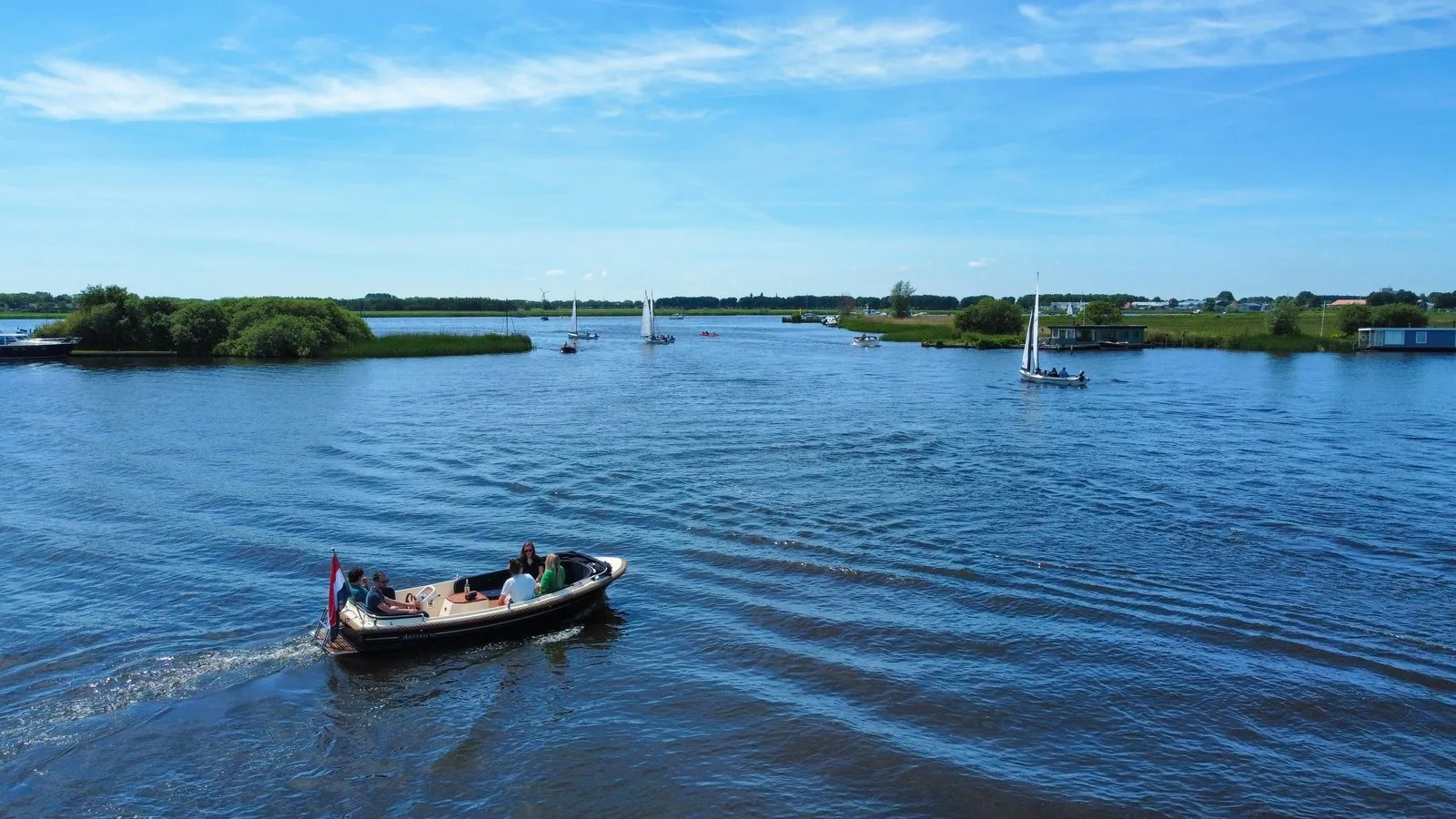 Sloep huren bij Boutique Hotel Joure — foto 6